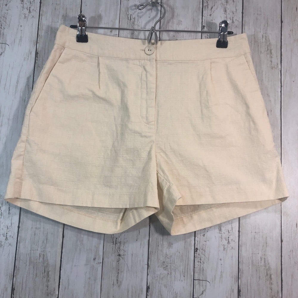 Oasis Tailored Pleated Cream Shorts 12